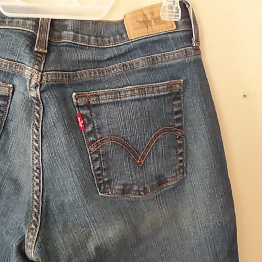 Levi's womens jeans - Picture 2 of 4